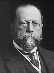 Russian historian en:Paul Vinogradoff (1854-1925)