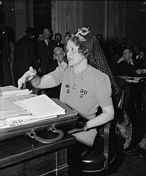 Photograph of Elizabeth Dilling (1894-1966); cropped by uploader.
