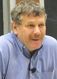Professor Eric Lander teaching the final lecture of 7.012 (Introduction to Biology) in the Fall of 2008 at Massachusetts Institute of Technology.