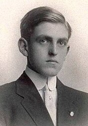 Sidney Howard (1891-1939), American playwright and screenwriter. First to win both a Pulitzer Prize and an Academy Award.