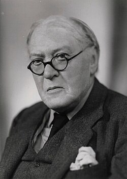 Arundell James Kennedy Esdaile (1880–1956). Librarian, Secretary to the British Museum (1926–40). Photograph by Elliott & Fry, purchased by the NPG 1996. Bromide print.