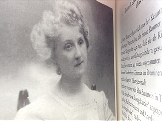 widely-reproduced 1905 Elsa Bernstein photograph within the pages of Das Leben als Drama (Life as Drama), her 1946 Theresienstadt memoir as yet untranslated into English