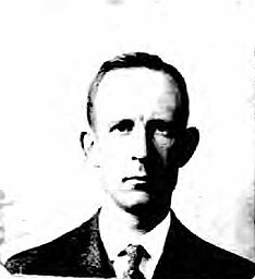 Photo of Bernadotte Everly Schmitt from his 1920 U.S. Passport Application from the National Archives.