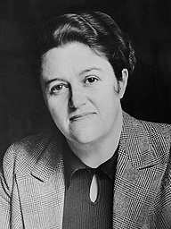 Australian novelist and playwright Helen de Guerry Simpson (1897 - 1940), circa 1935. She was the UK Liberal Party's prospective parliamentary candidate for the Isle of Wight from 1938-40.